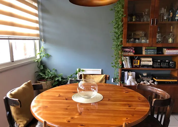 Appartement Midcentury Modern 1 Bedroom In Tirana